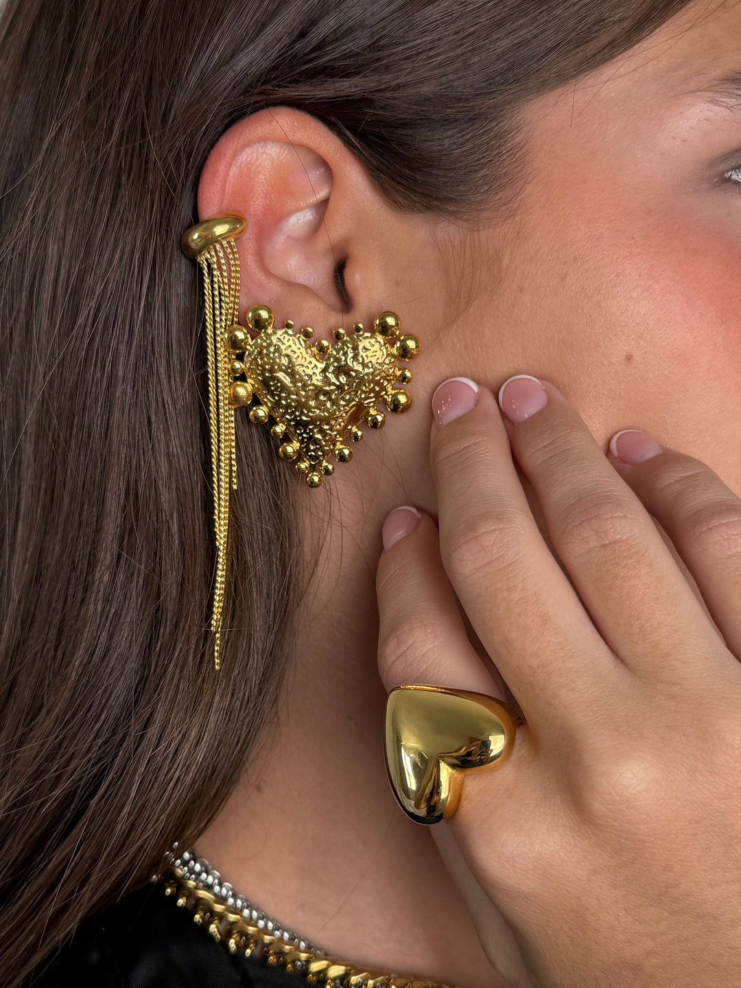 How to Choose the Right Size of Earrings for Your Face Shape