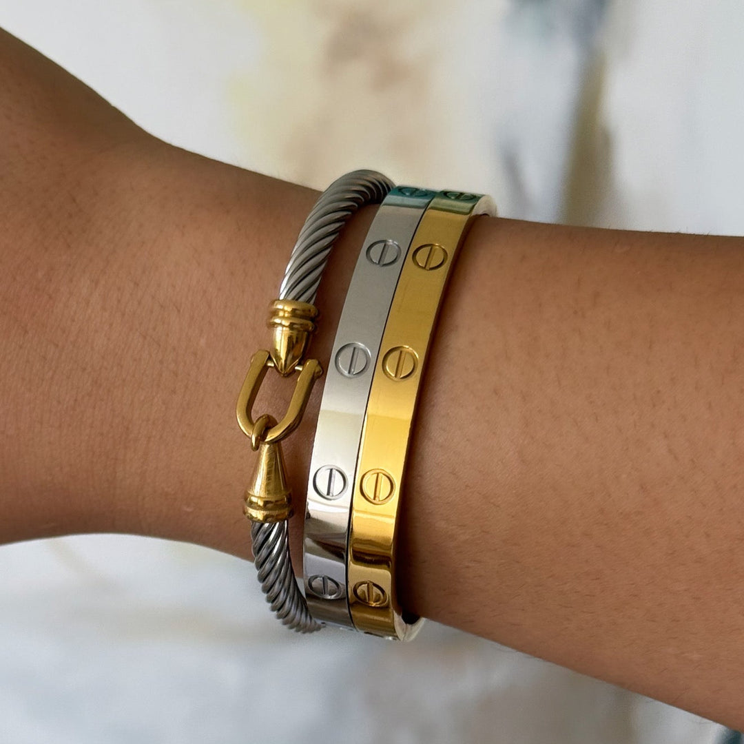 DY Twist Bangle