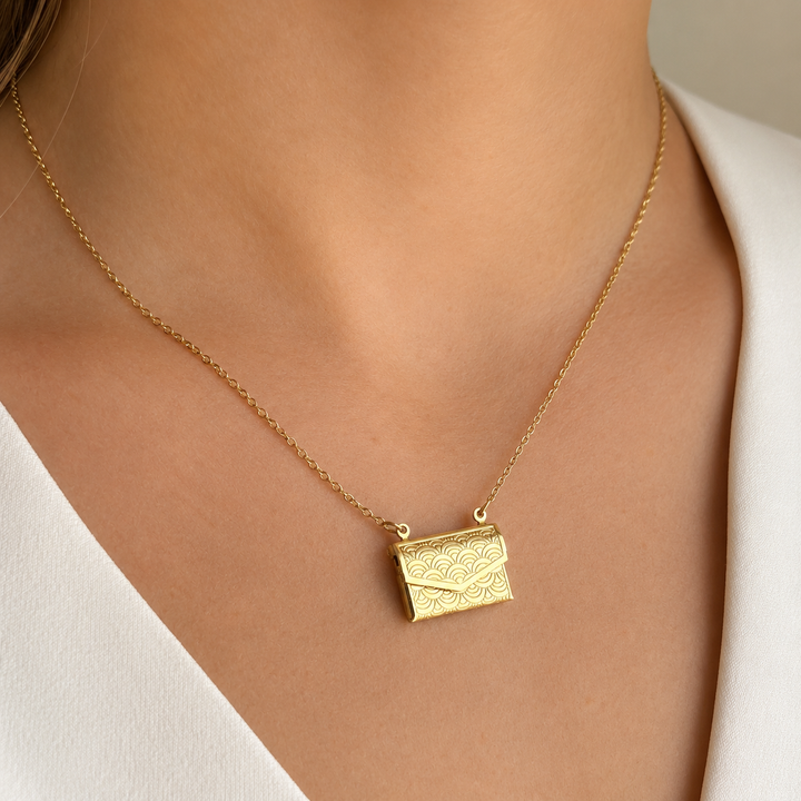 Cutie Gold Envelope Necklace