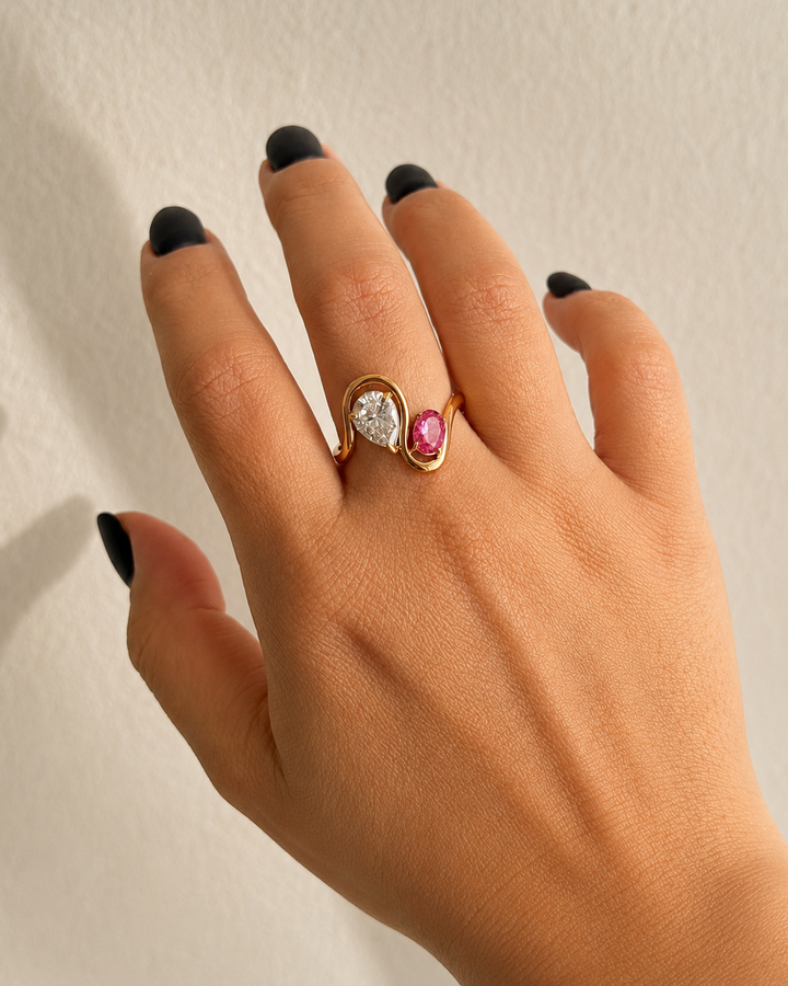 Anillo de circón rosa