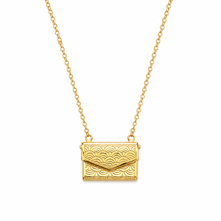Cutie Gold Envelope Necklace