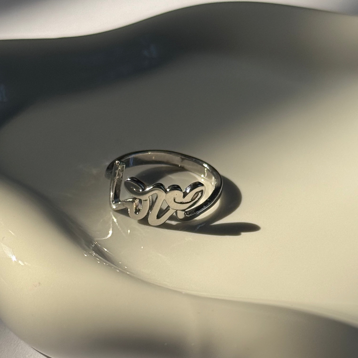 Anillo de plata de amor