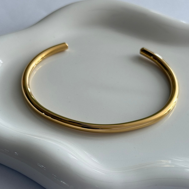 Hector Gold Bangle