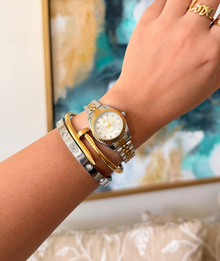 Reloj elegante de dos tonos