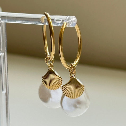 Clam Pearl Earrings