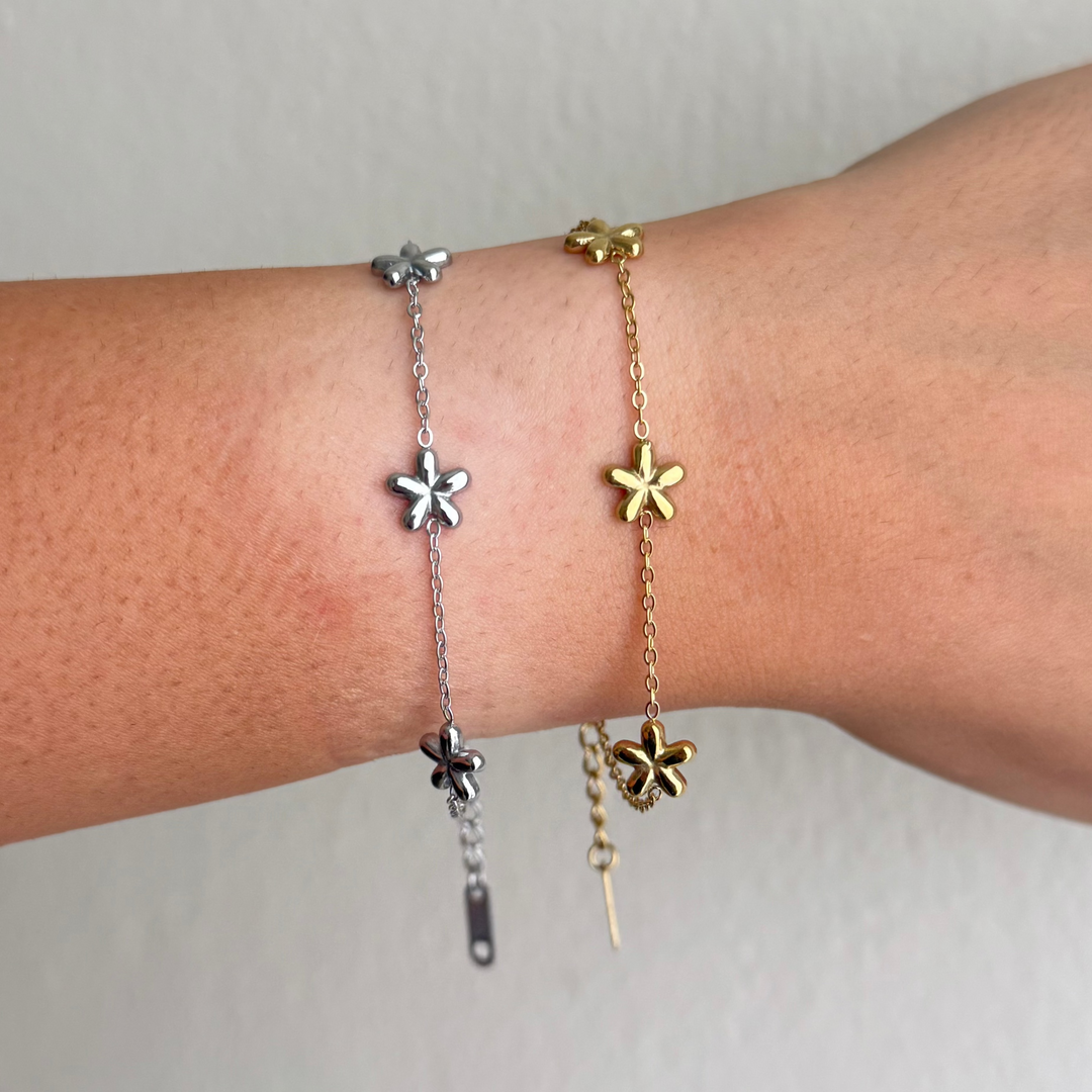Vera Silver Flower Bracelet