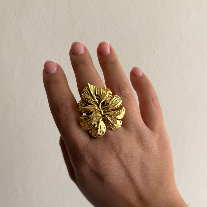 Tina Leaf Earrings & Ring Set