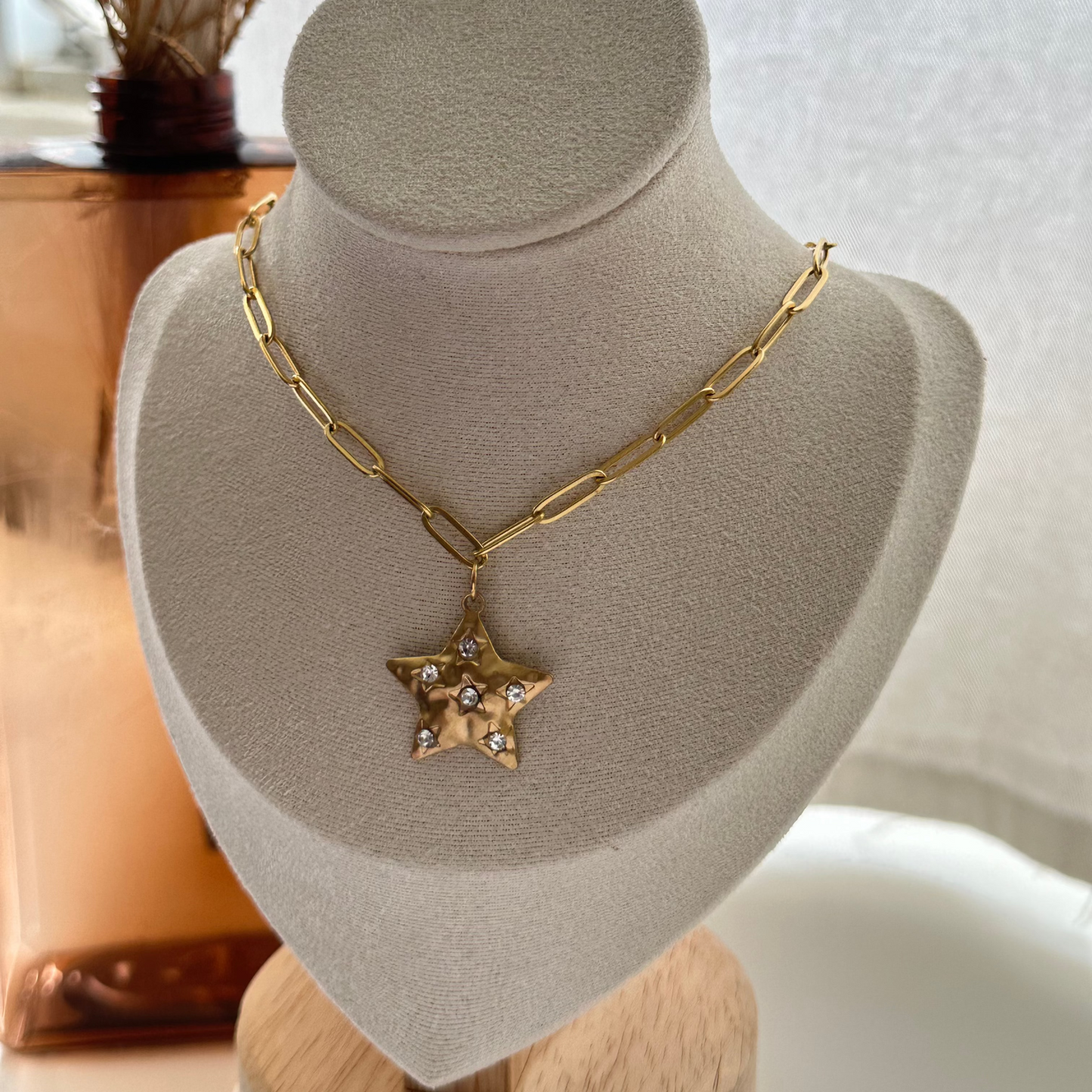 Estrella Dorada Necklaces