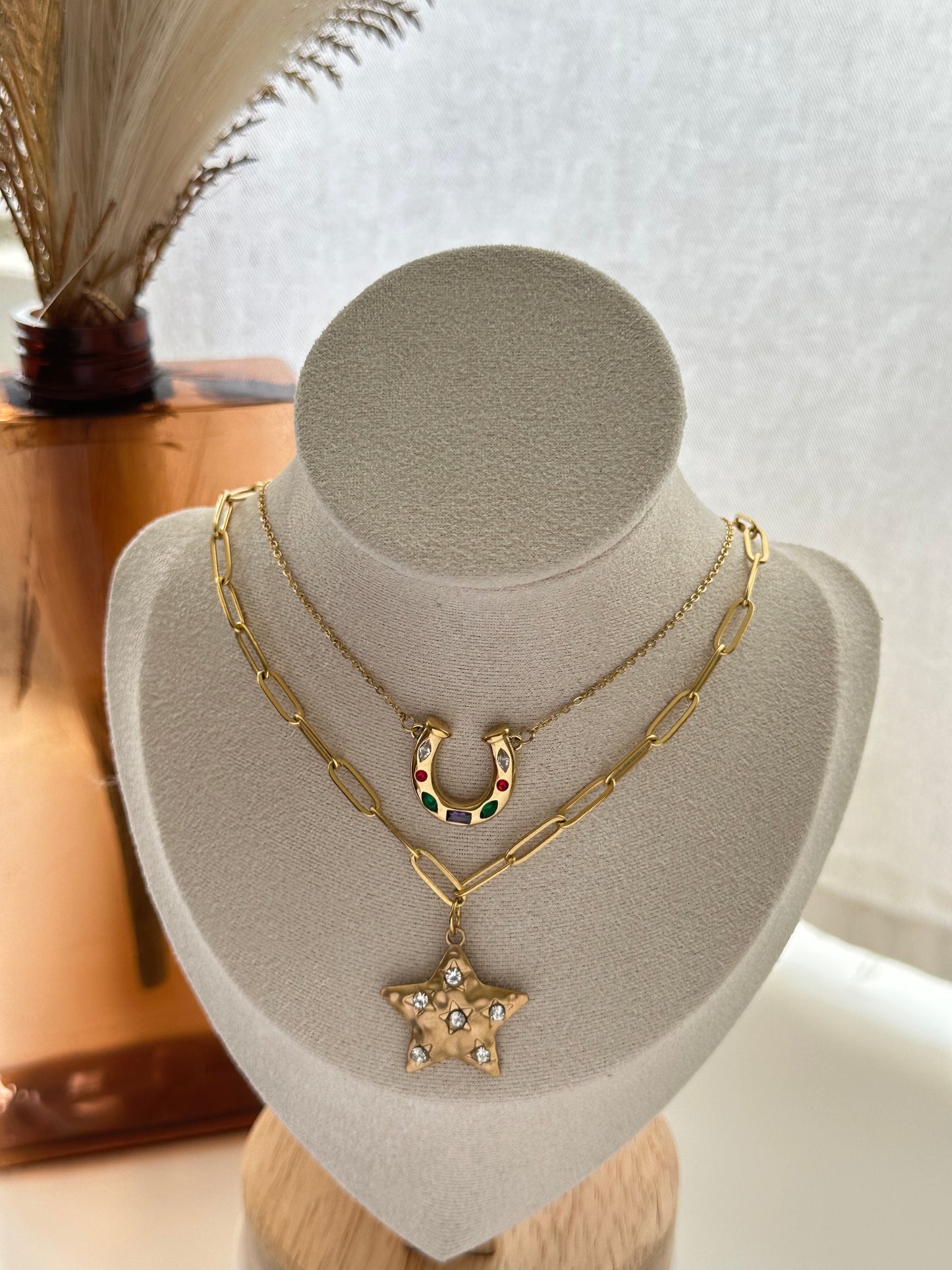 Estrella Dorada Necklaces