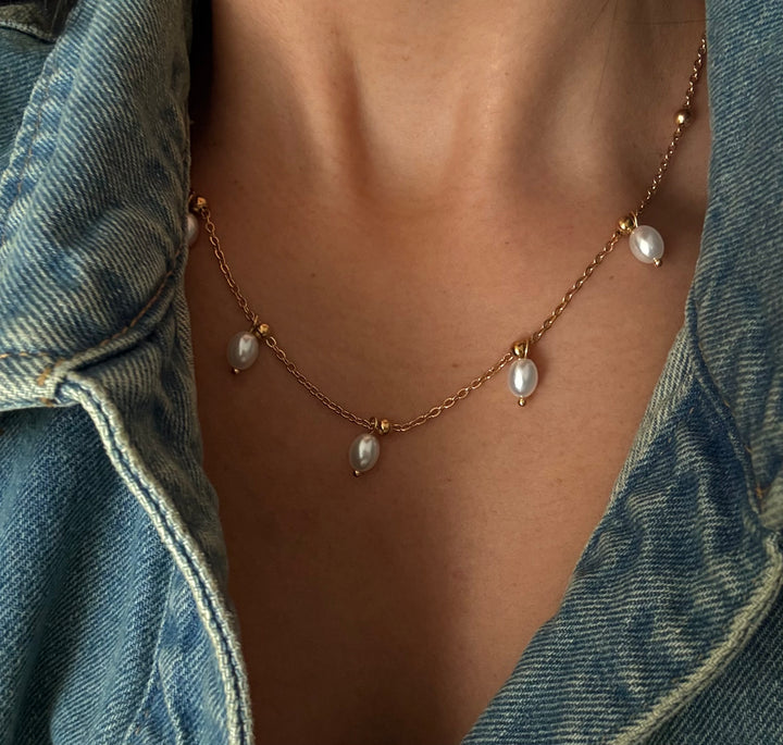 Gargantillas de perlas de musgo