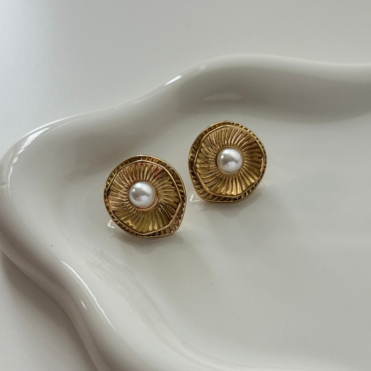 Dinova Pearl Earrings