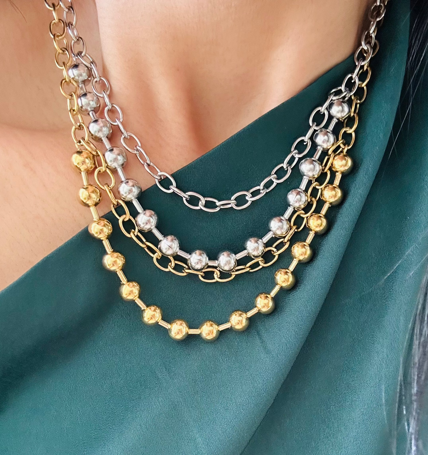 Viena Gold Necklaces