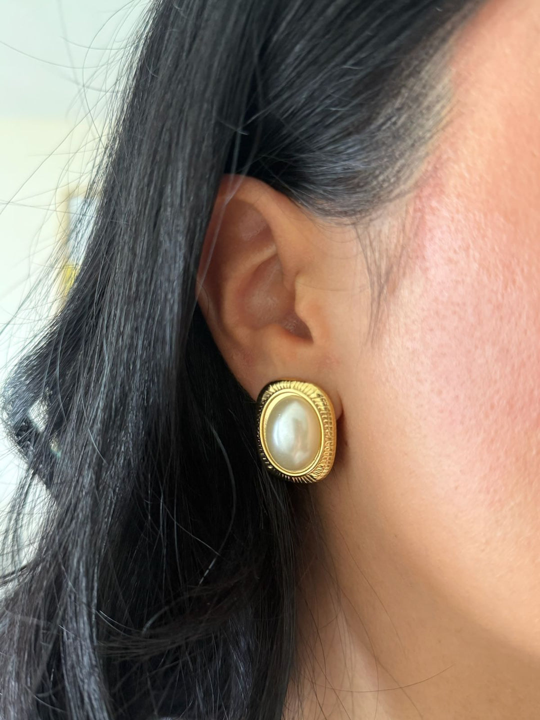Emma Gold Oval Pearl Statements