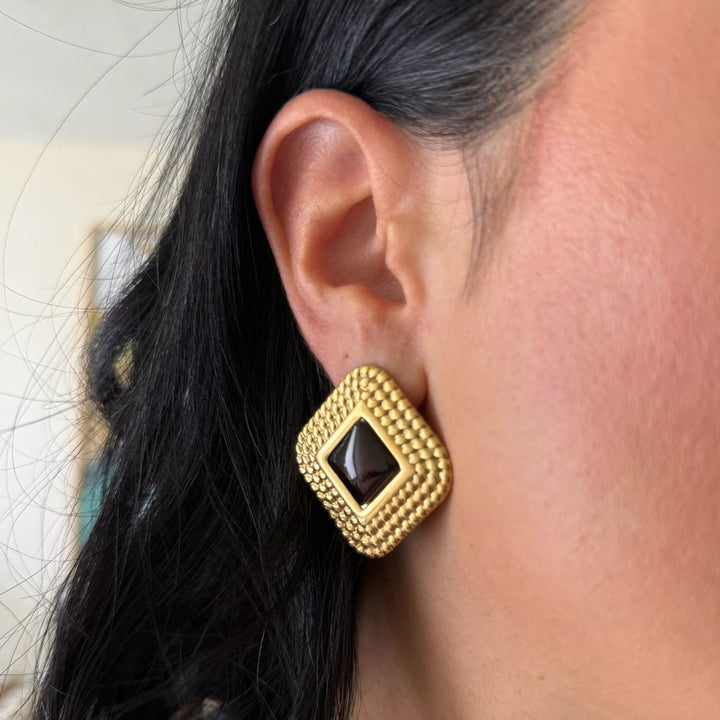 Amelia Gold Black Square Statements